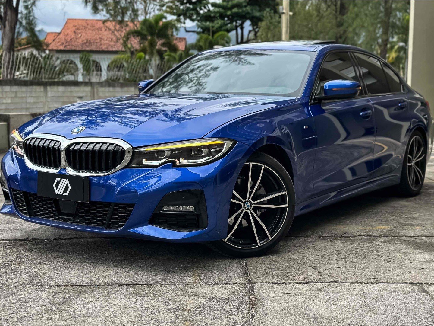 BMW 320i