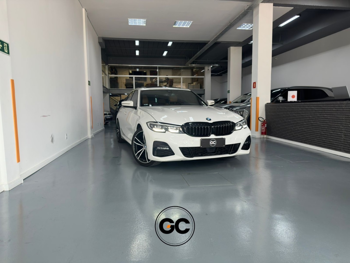 BMW 320i 2.0 16V TURBO GASOLINA M SPORT AUTOMÁTICO