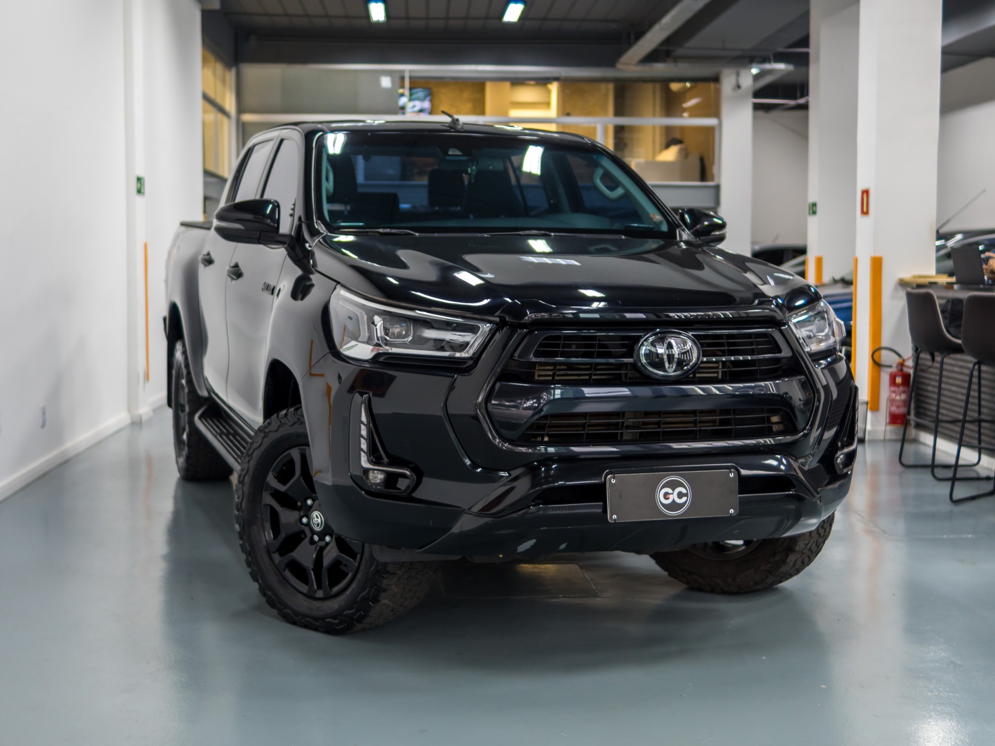 TOYOTA HILUX 2.8 D-4D TURBO DIESEL CD SRX 4X4 AUTOMÁTICO