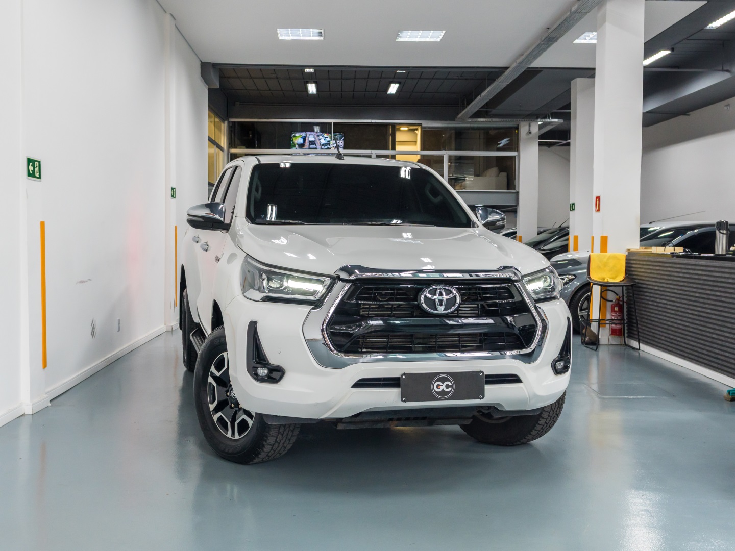 TOYOTA HILUX 2.8 D-4D TURBO DIESEL CD SR 4X4 AUTOMÁTICO