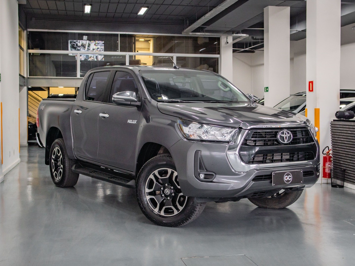 TOYOTA HILUX