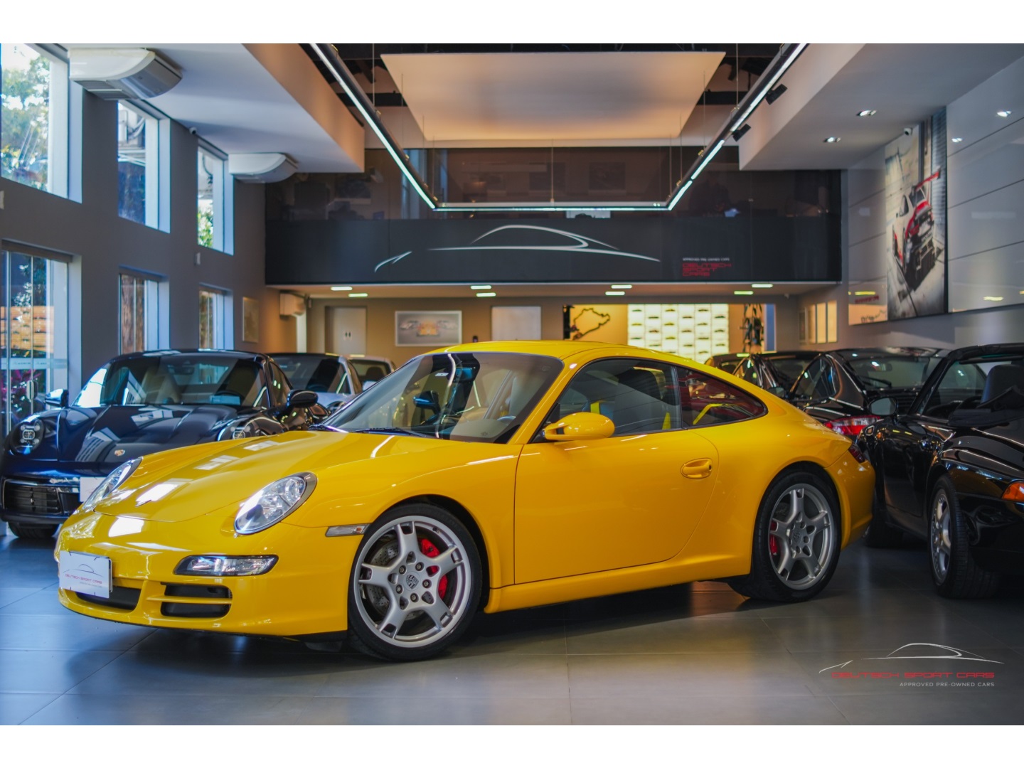 PORSCHE 911