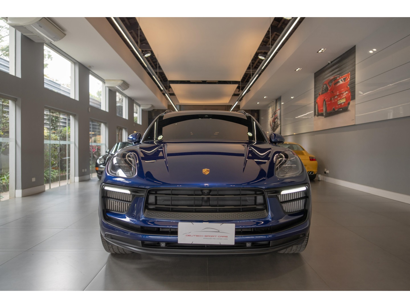 PORSCHE MACAN