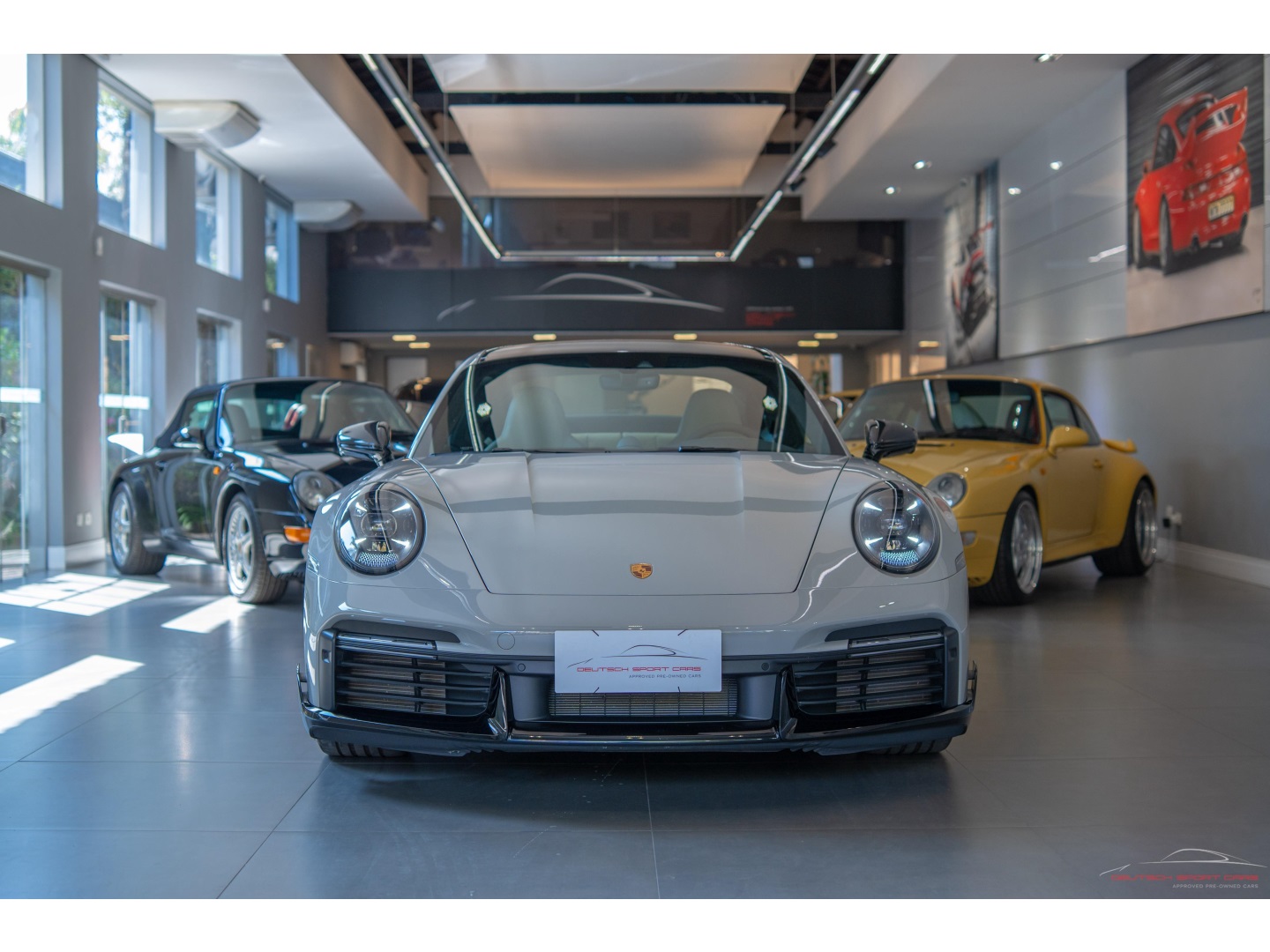 PORSCHE 911