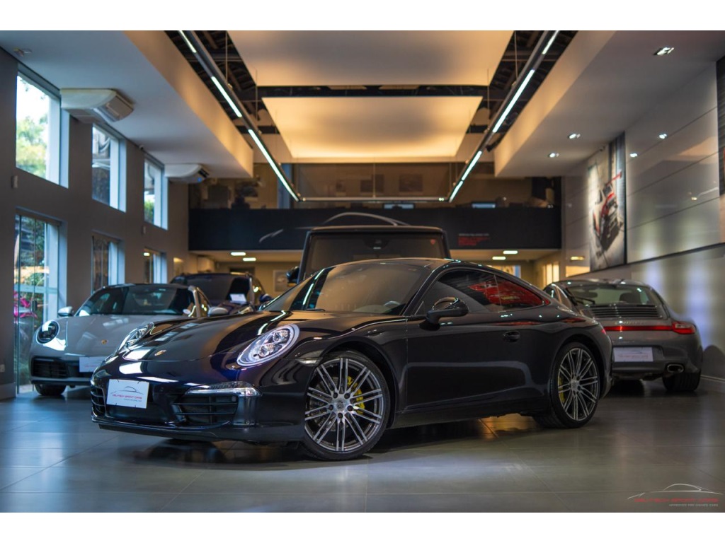 PORSCHE 911