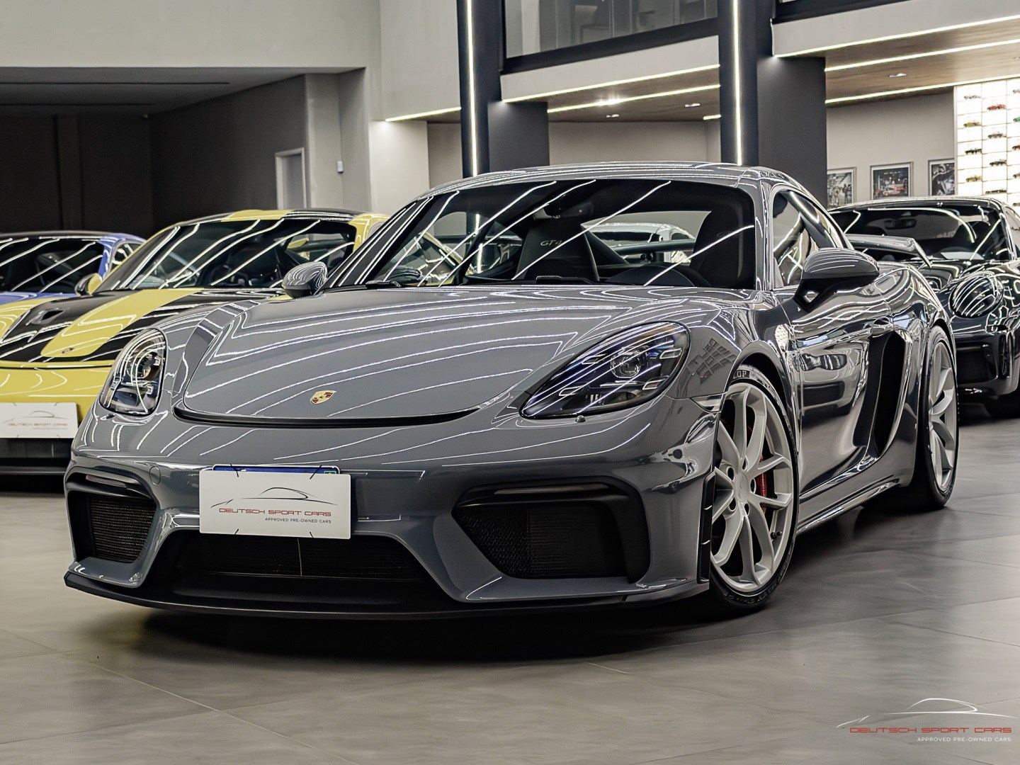 PORSCHE 718