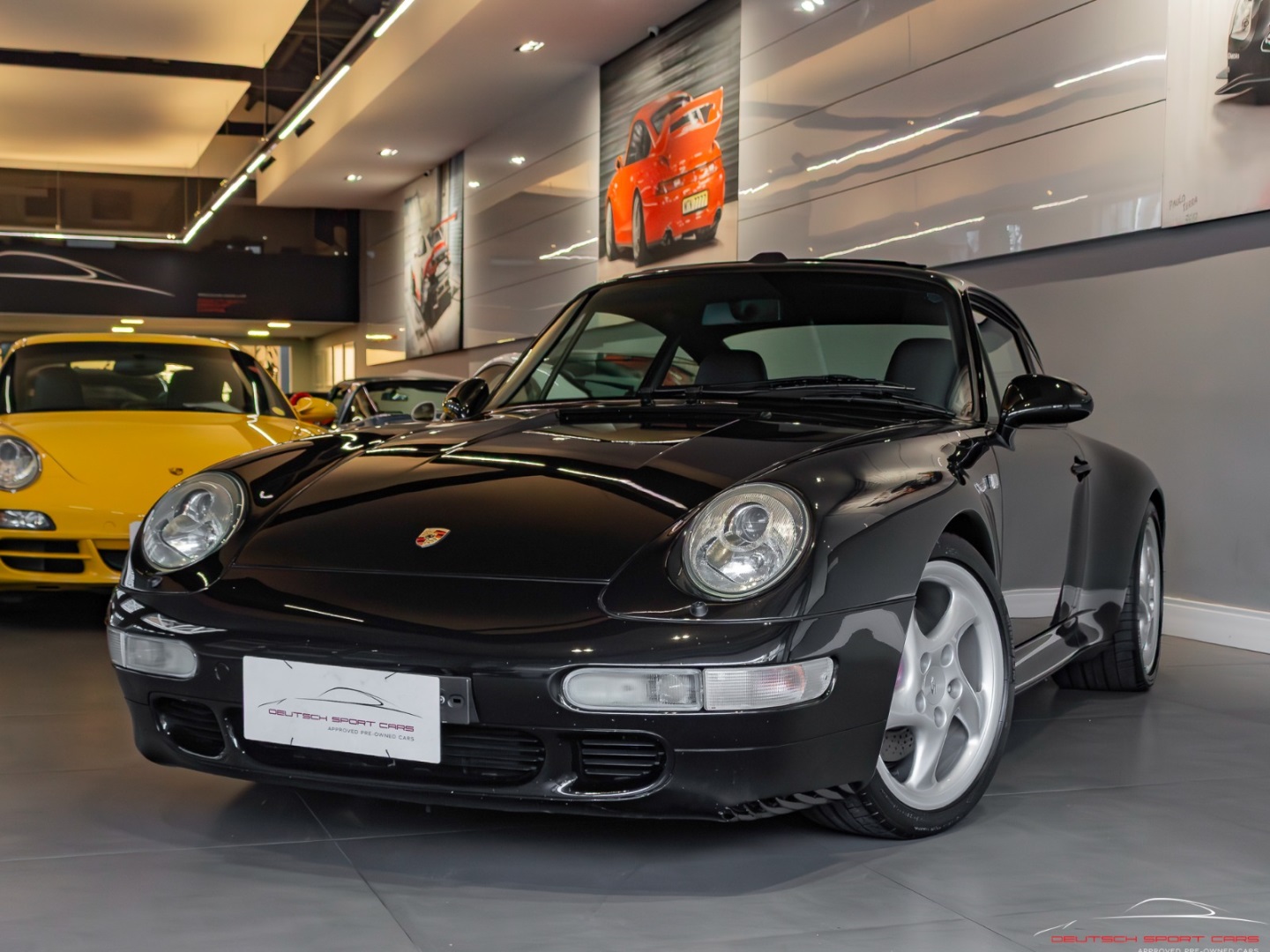 PORSCHE 911