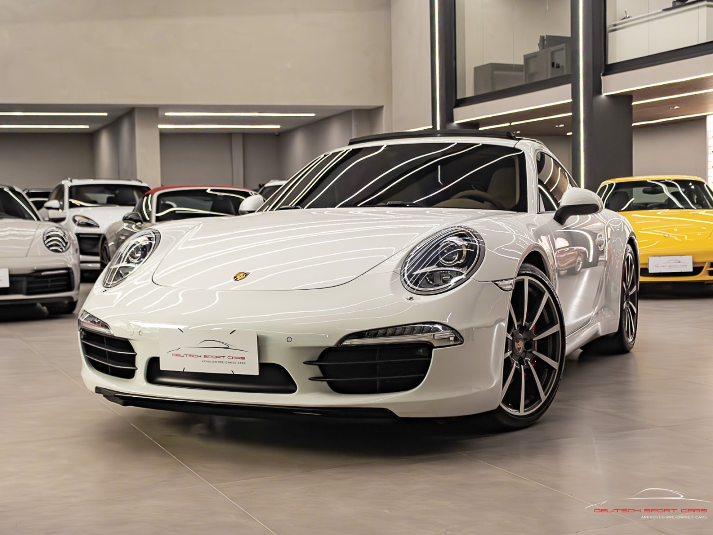 PORSCHE 911
