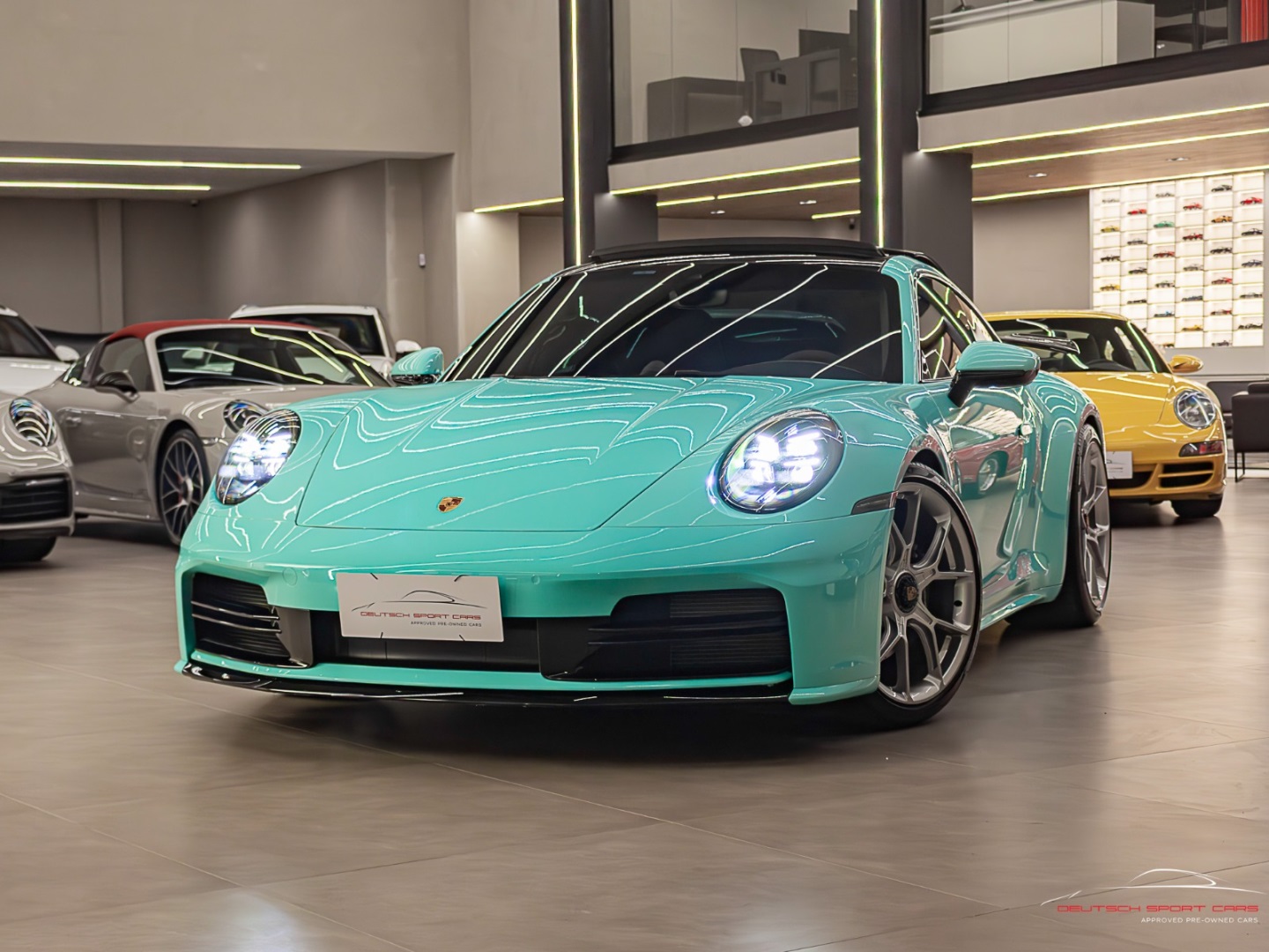 PORSCHE 911