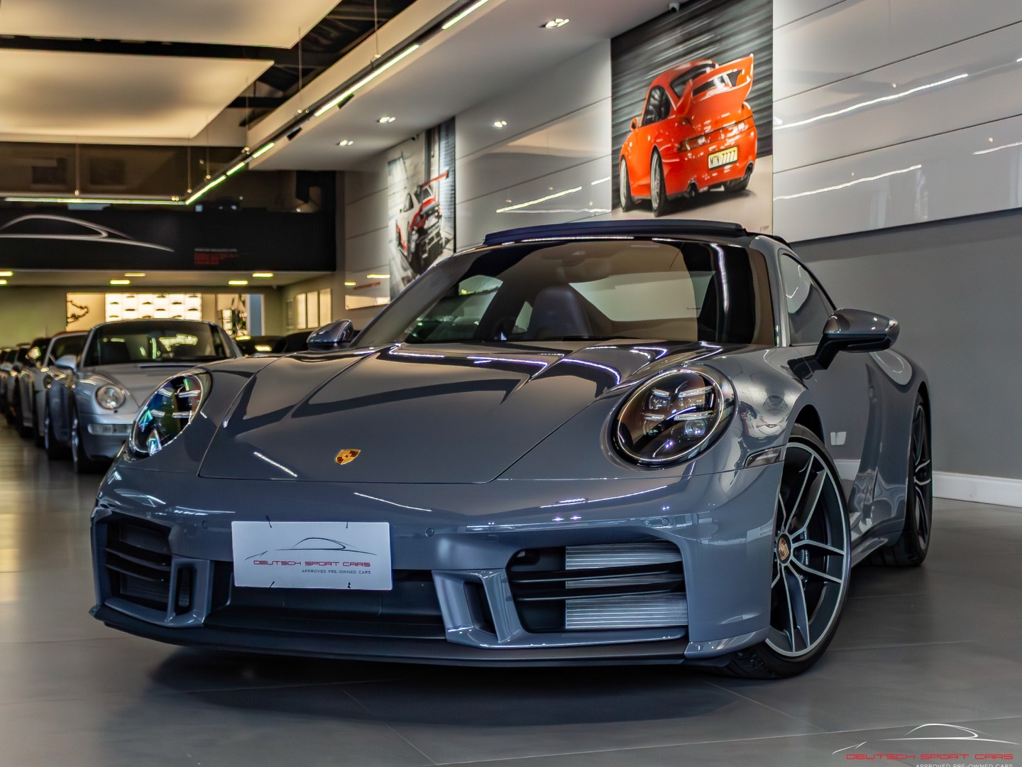 PORSCHE 911