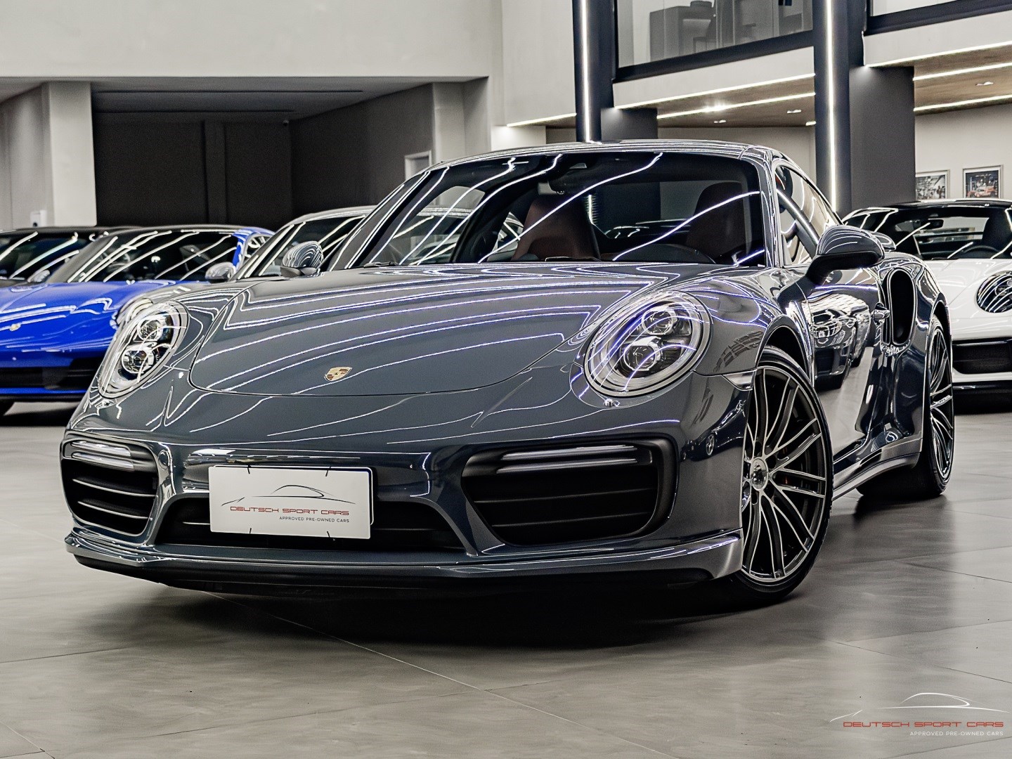 PORSCHE 911