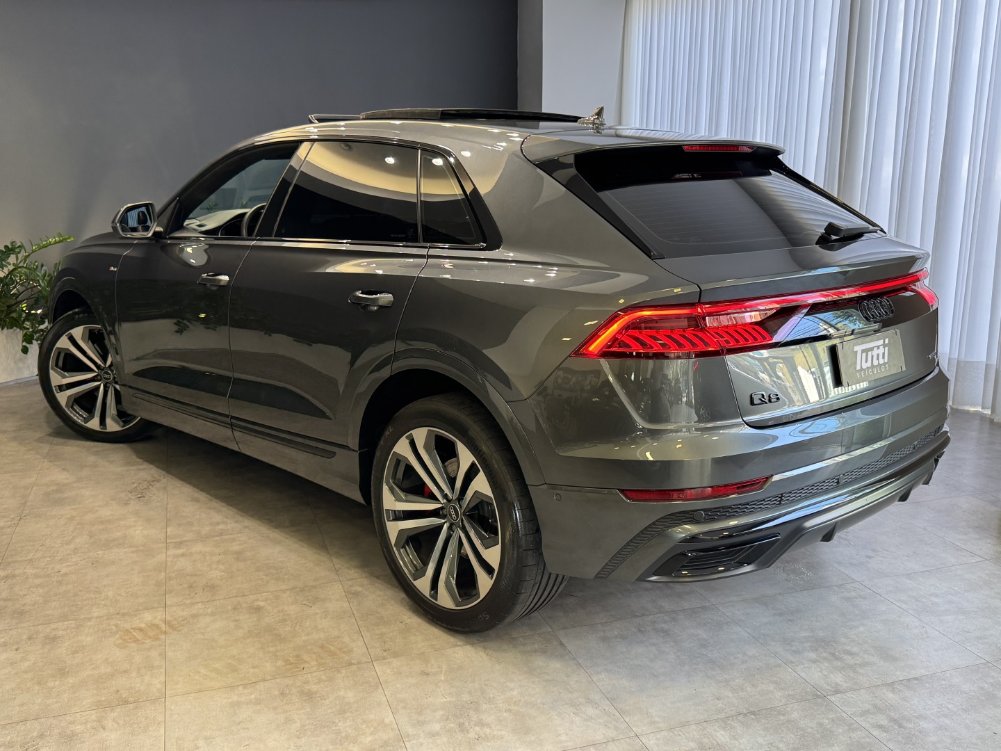 Audi Q8 2023
