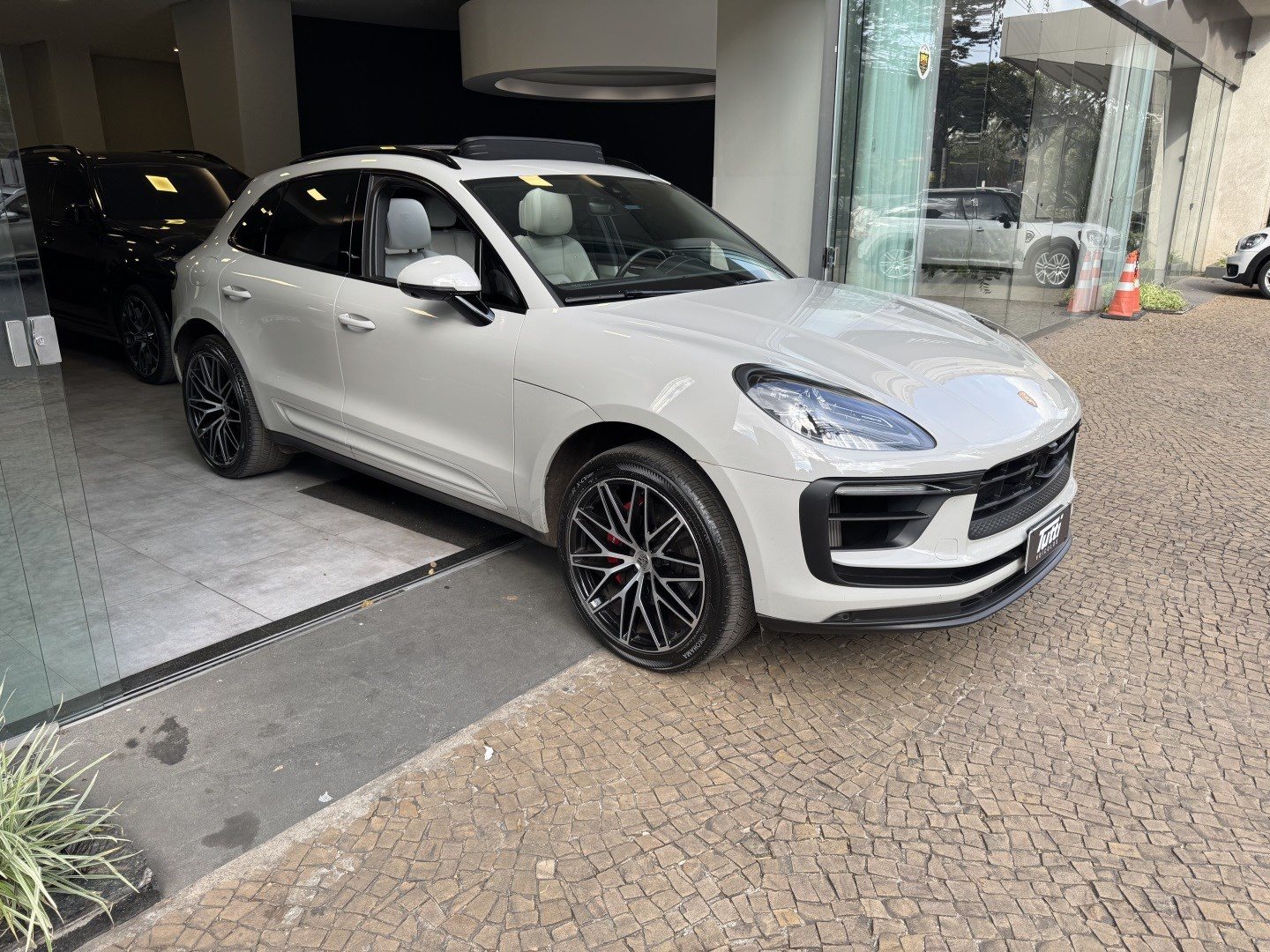 Porsche MACAN 2023