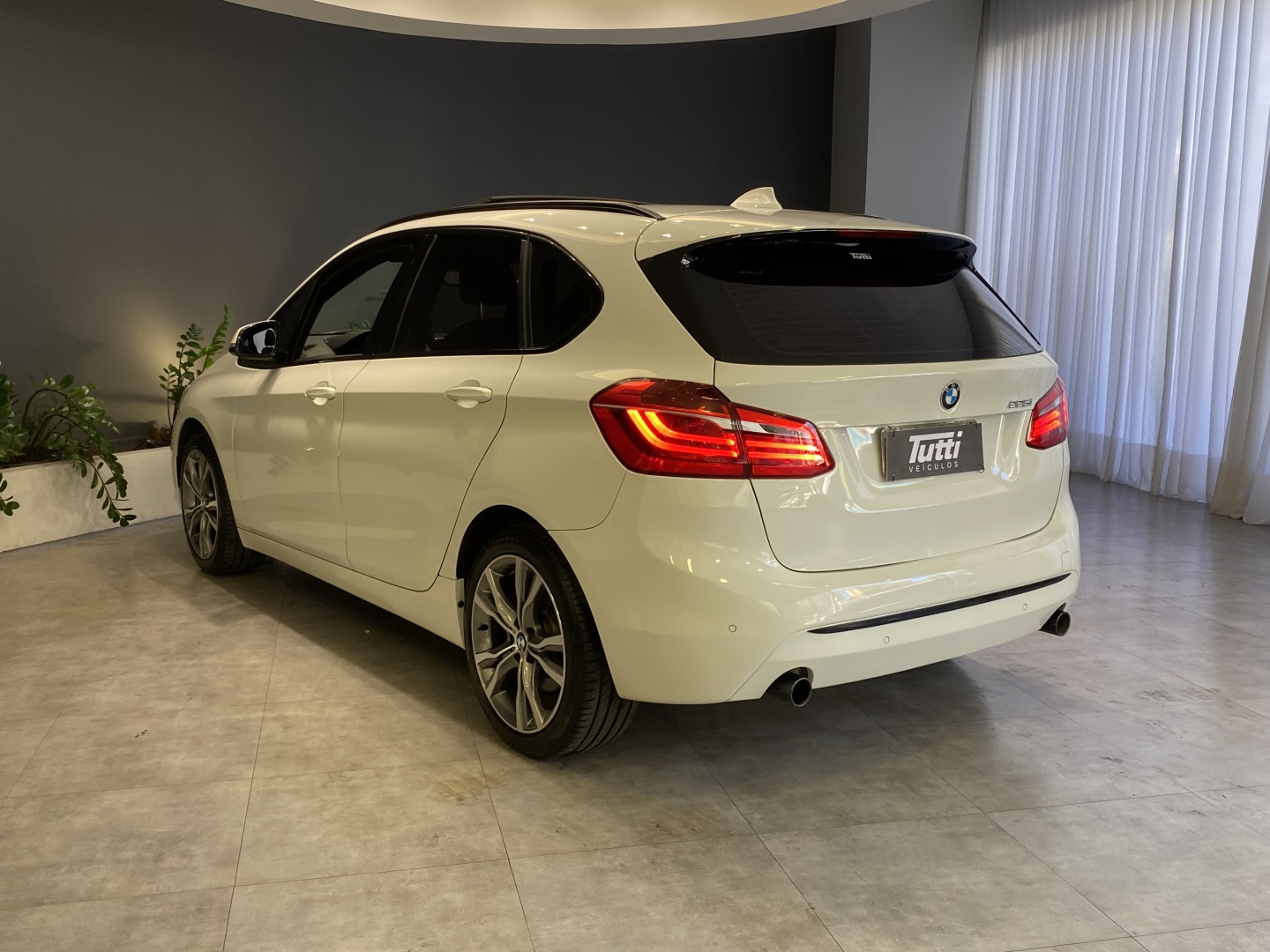 BMW 225i 2016