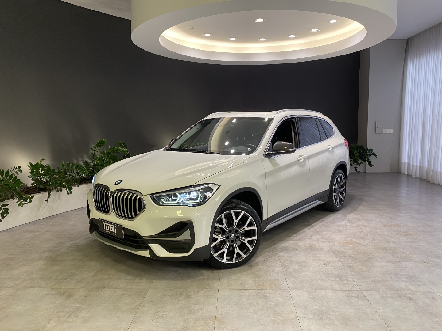 BMW X1 2.0 16V TURBO ACTIVEFLEX SDRIVE20I X-LINE PLUS 4P AUTOMÁTICO