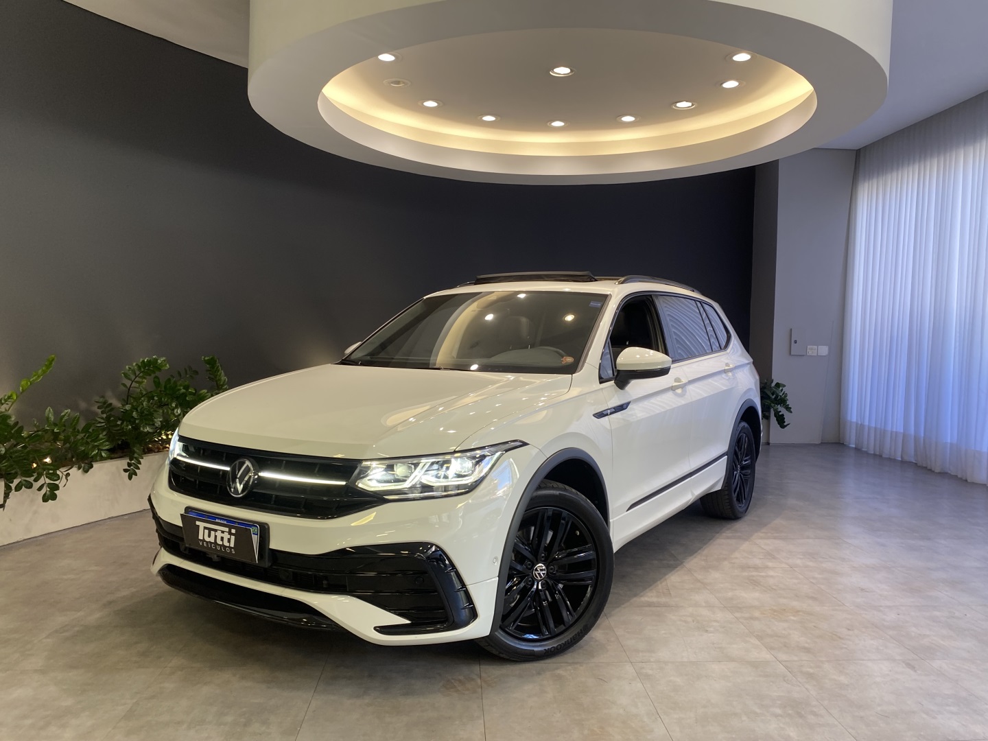 VOLKSWAGEN TIGUAN 2.0 300 TSI GASOLINA ALLSPACE R-LINE AUTOMÁTICO
