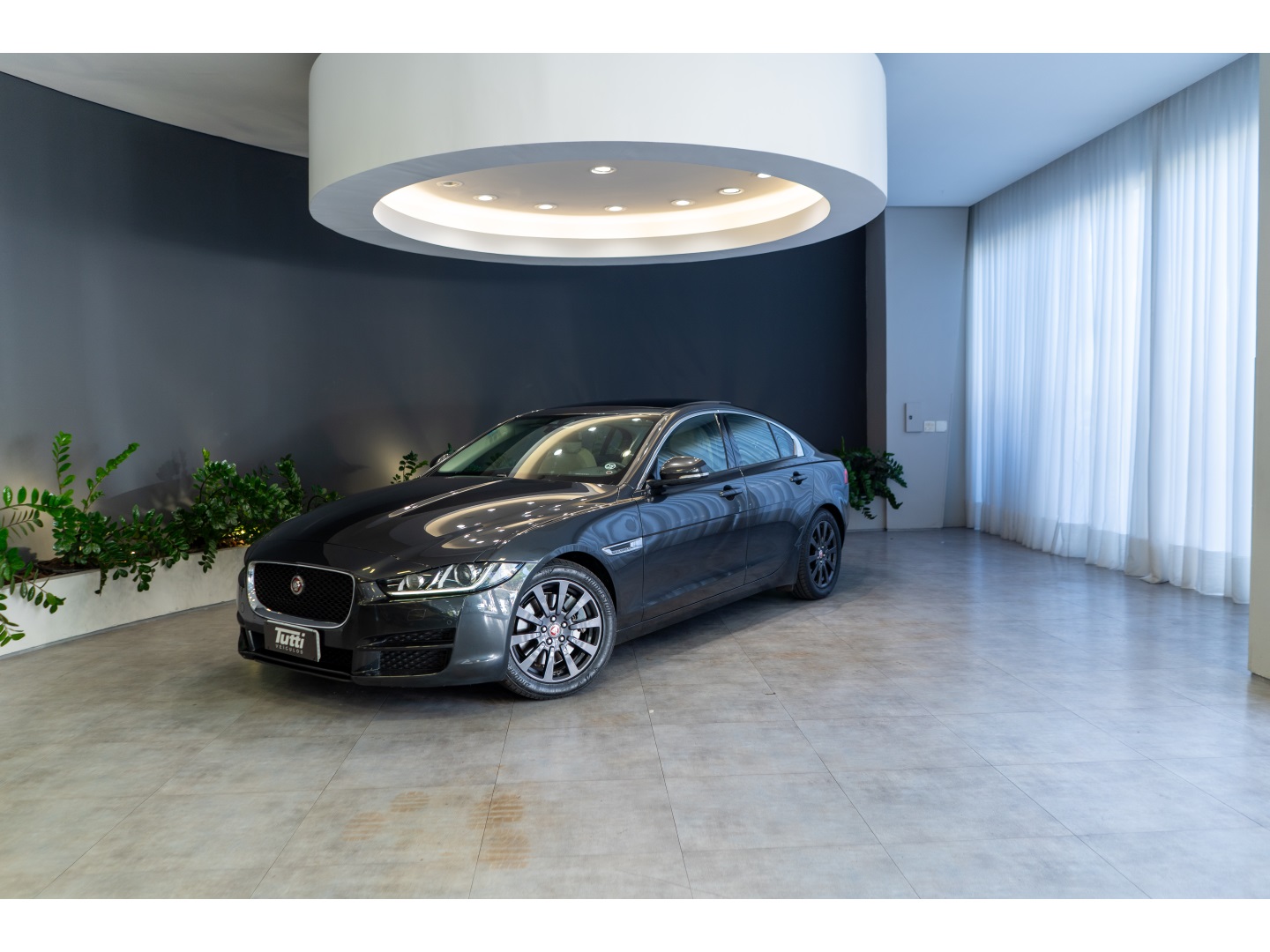 JAGUAR XE 2.0 16V SI4 TURBO GASOLINA PURE 4P AUTOMÁTICO