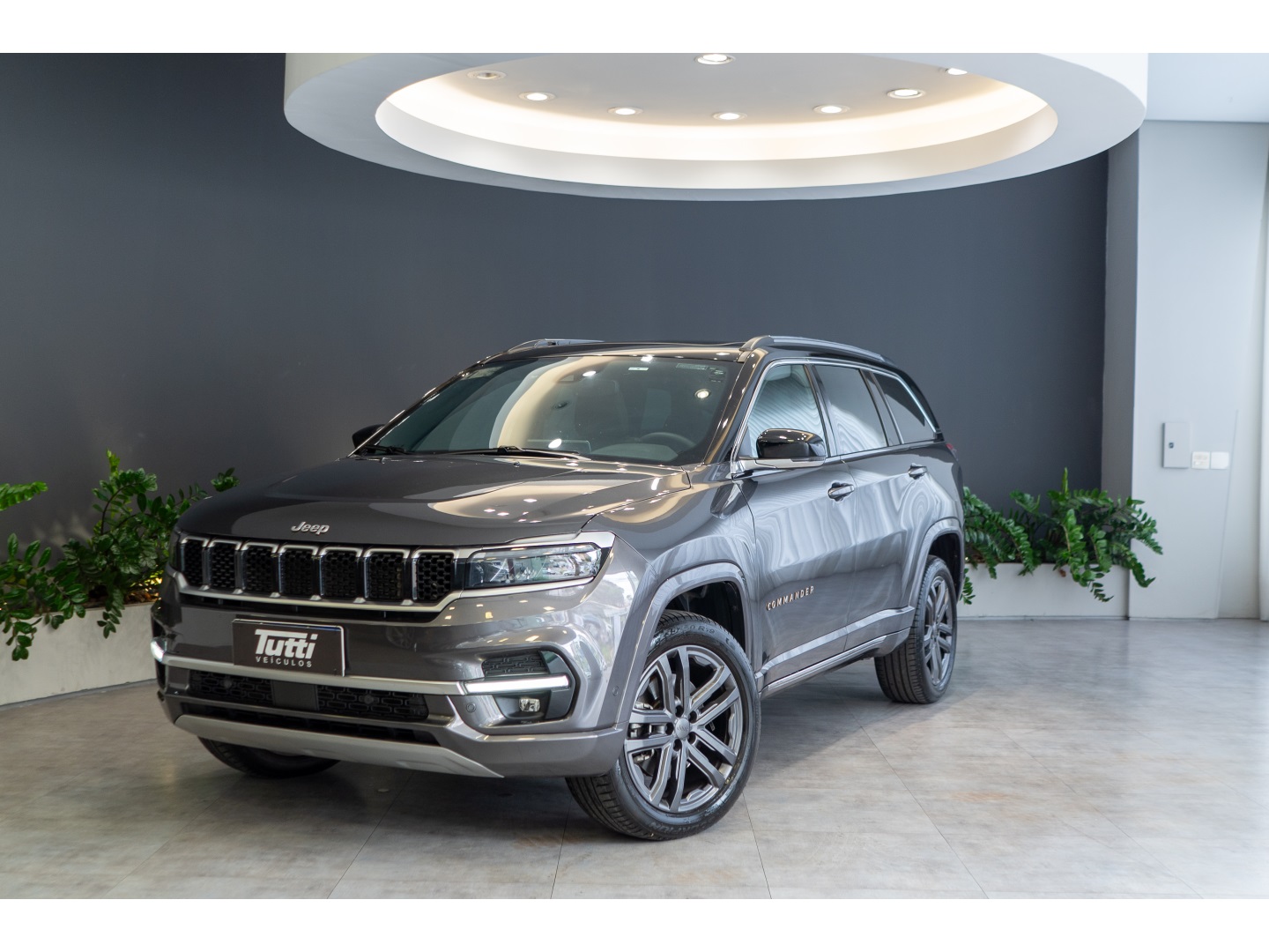 JEEP COMMANDER 2.2 TURBO DIESEL OVERLAND AT9