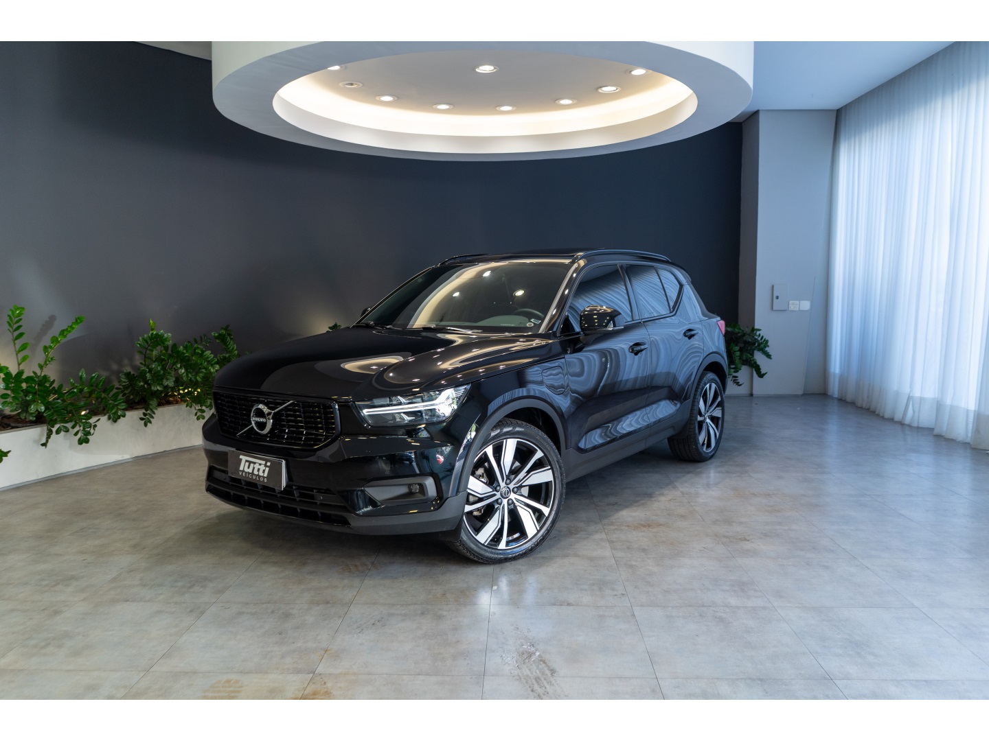 VOLVO XC40 1.5 T5 RECHARGE R-DESIGN GEARTRONIC