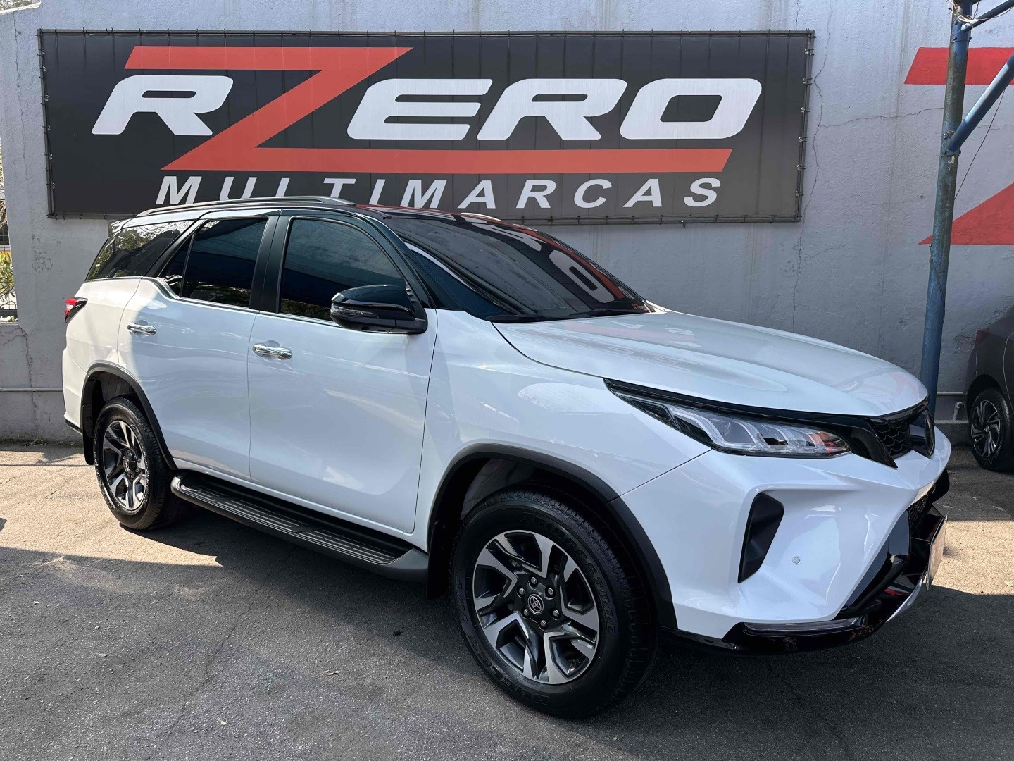 TOYOTA HILUX SW4