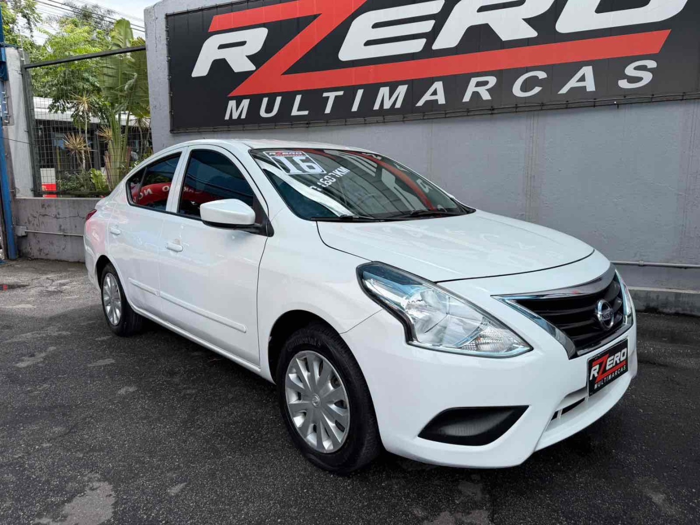 NISSAN VERSA