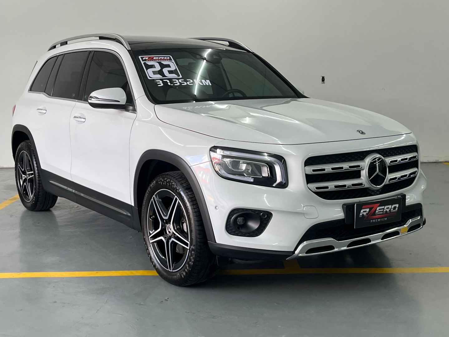 MERCEDES-BENZ GLB 200