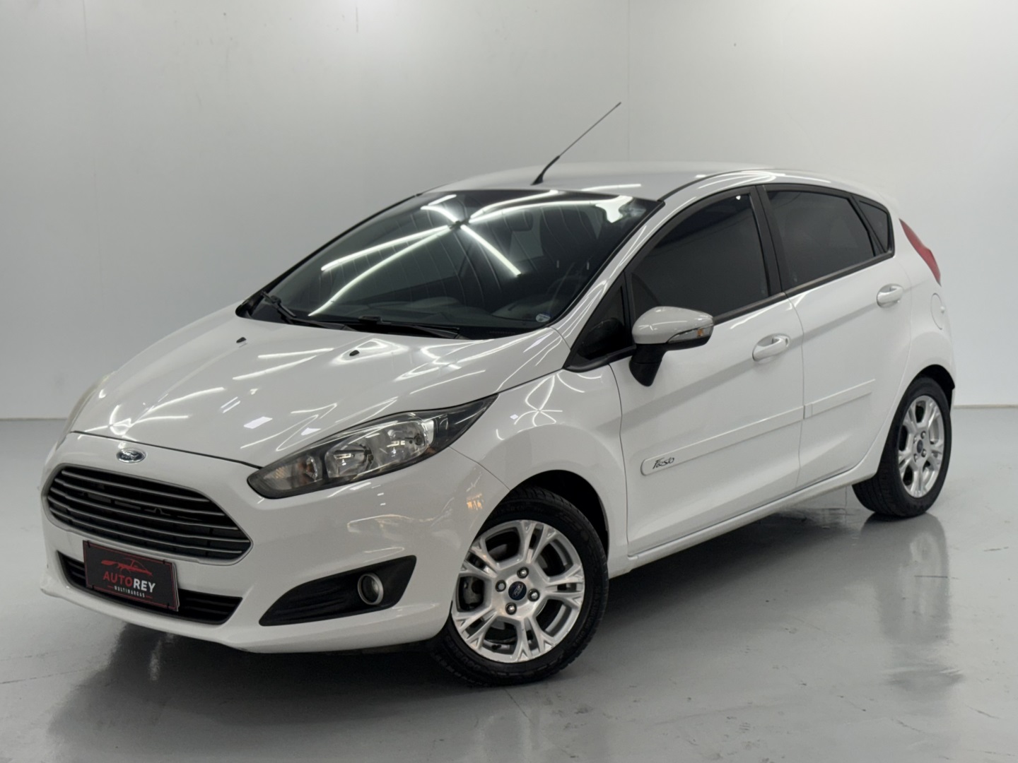 FORD FIESTA 1.6 SE HATCH 16V FLEX 4P POWERSHIFT
