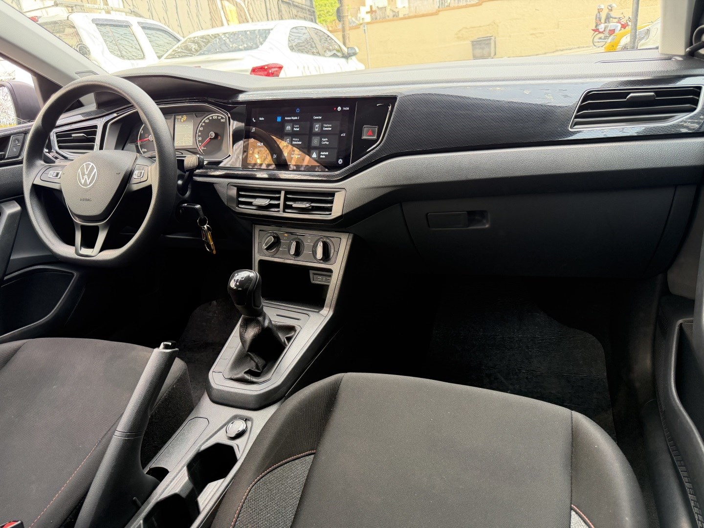 Volkswagen Polo 1.0 MPI Track Manual - foto 16