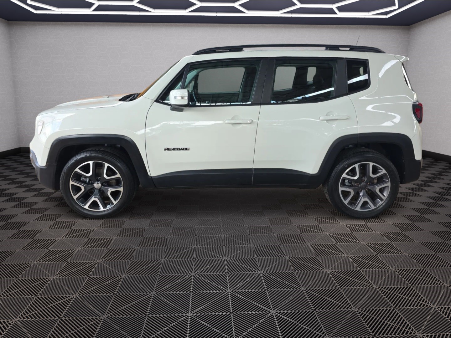 Jeep Renegade 1.8 16V Flex Longitude 4P Automático - foto 2