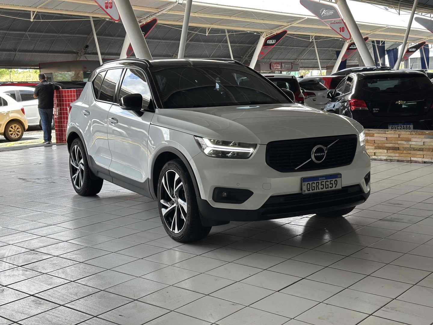 VOLVO XC 40 2.0 T5 GASOLINA R-DESIGN AWD GEARTRONIC