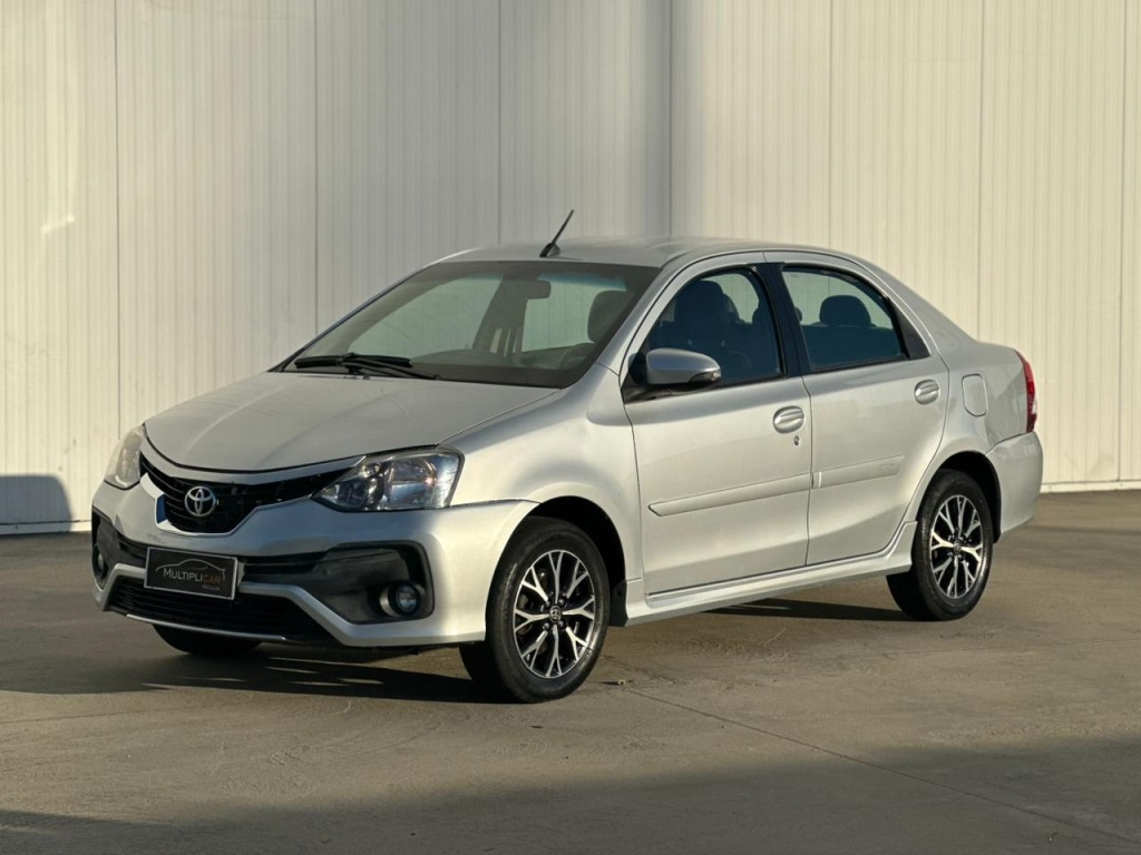 TOYOTA ETIOS 1.5 PLATINUM SEDAN 16V FLEX 4P AUTOMÁTICO