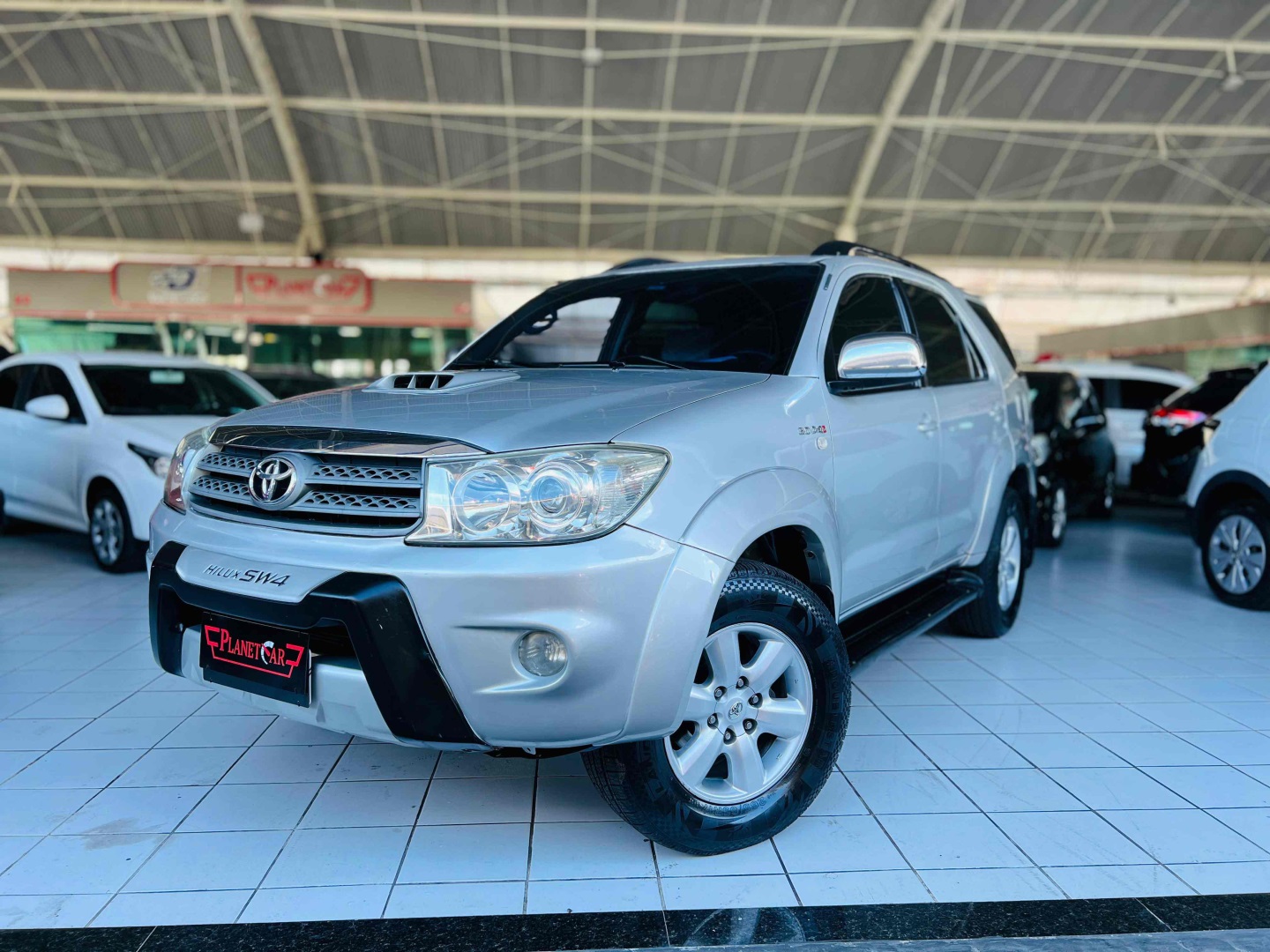 TOYOTA HILUX SW4 3.0 SRV 4X4 7 LUGARES 16V TURBO INTERCOOLER DIESEL 4P AUTOMÁTICO