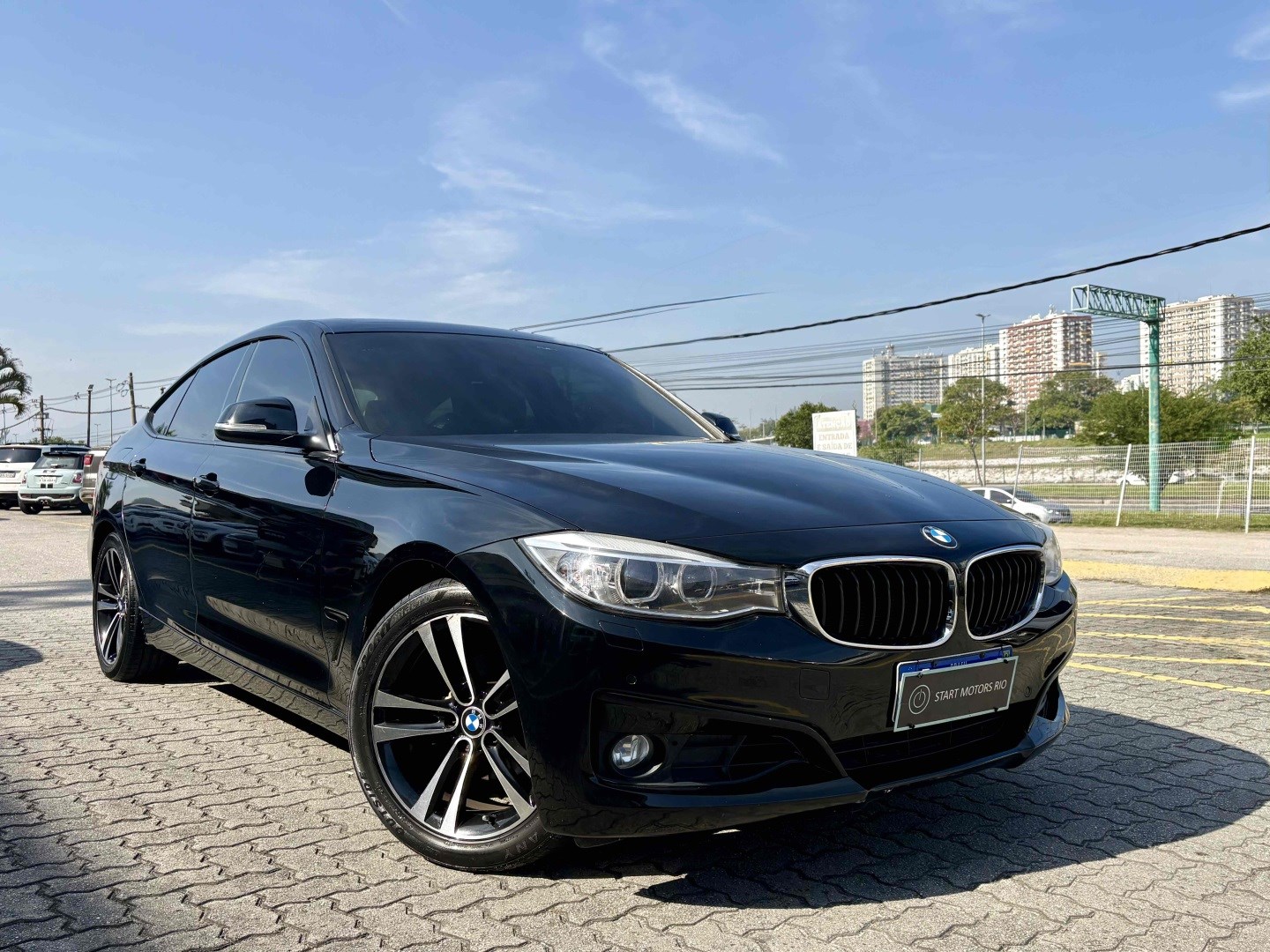 BMW 320i