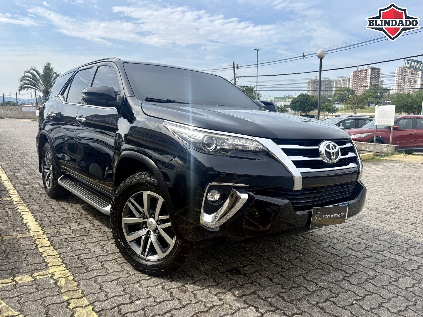 TOYOTA HILUX SW4