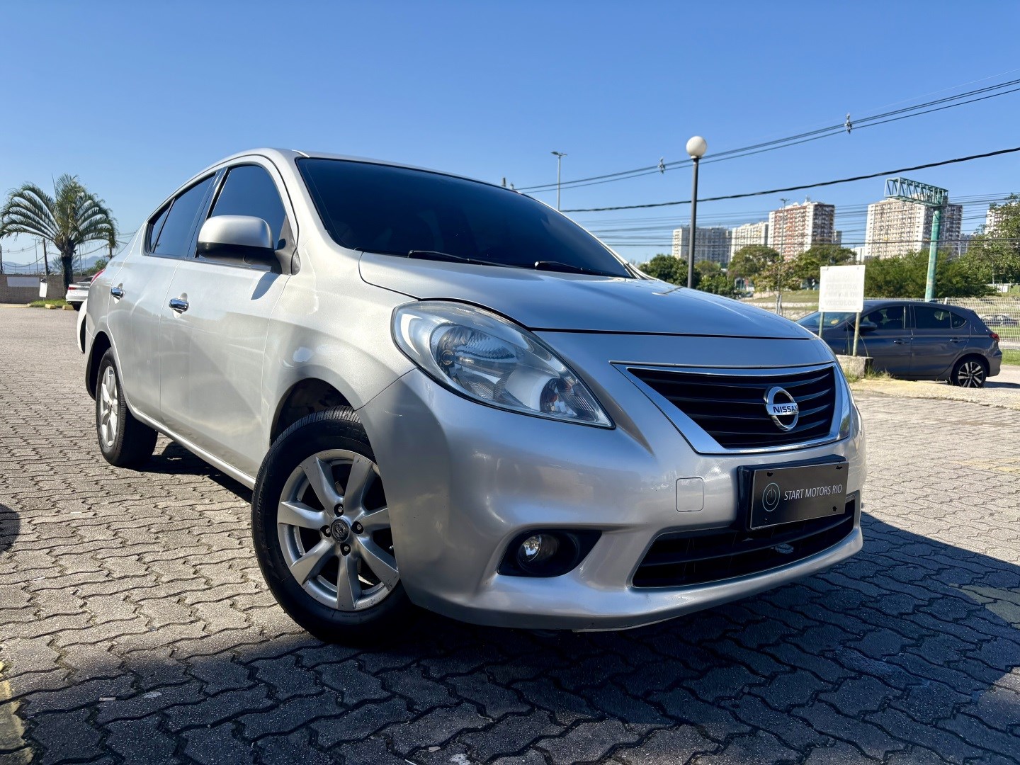 NISSAN VERSA