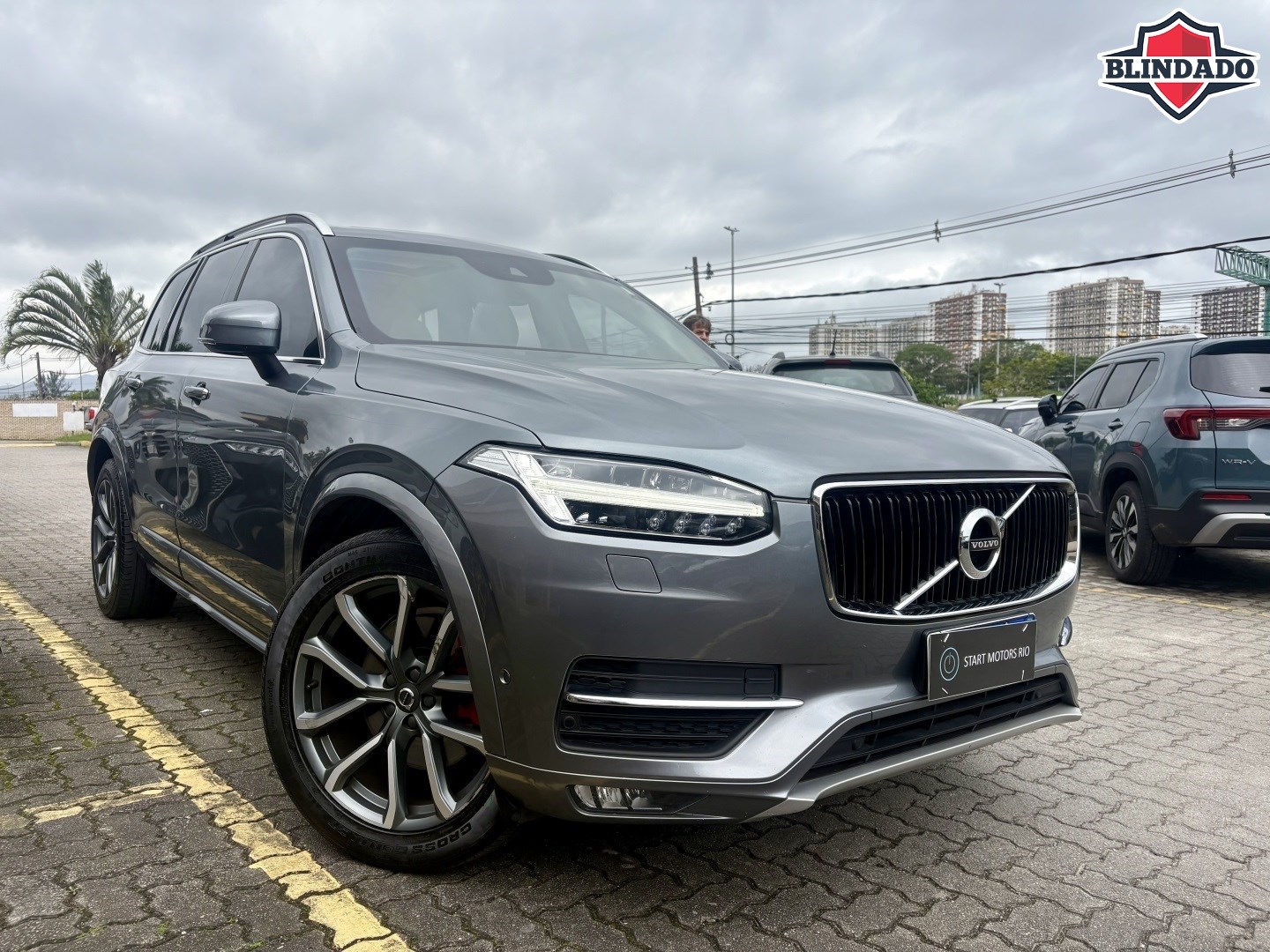 VOLVO XC90