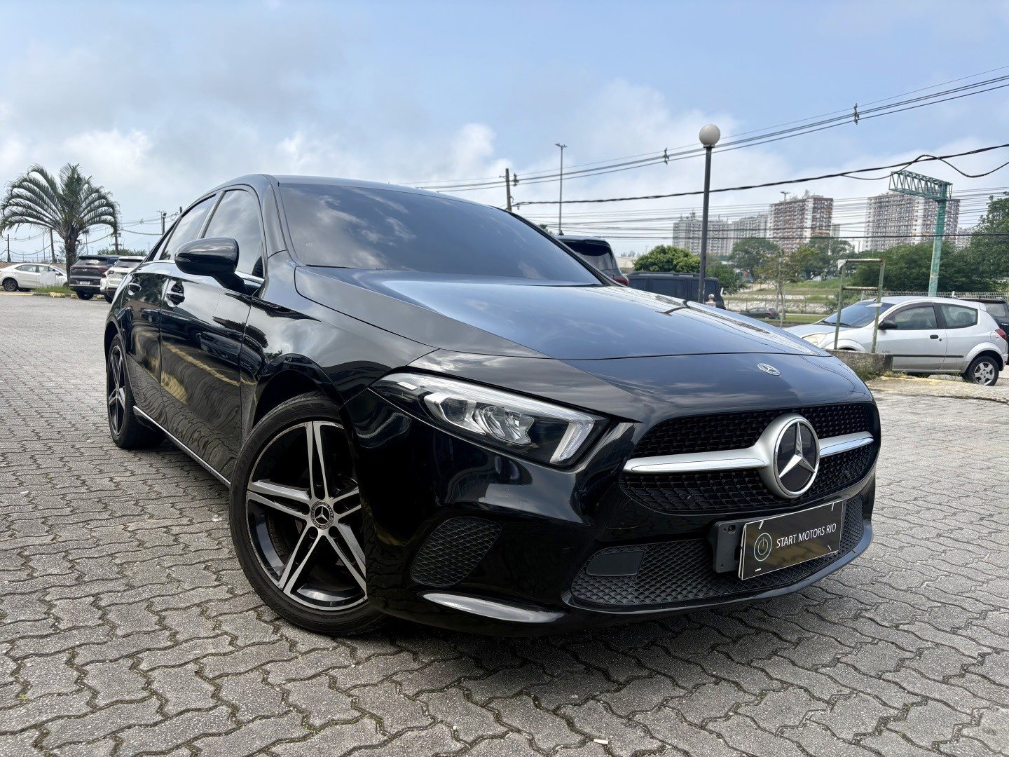 MERCEDES-BENZ A 200