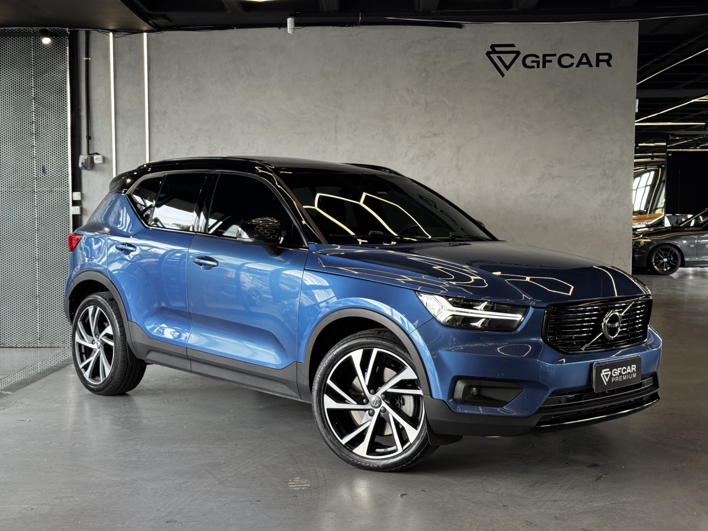 VOLVO XC40