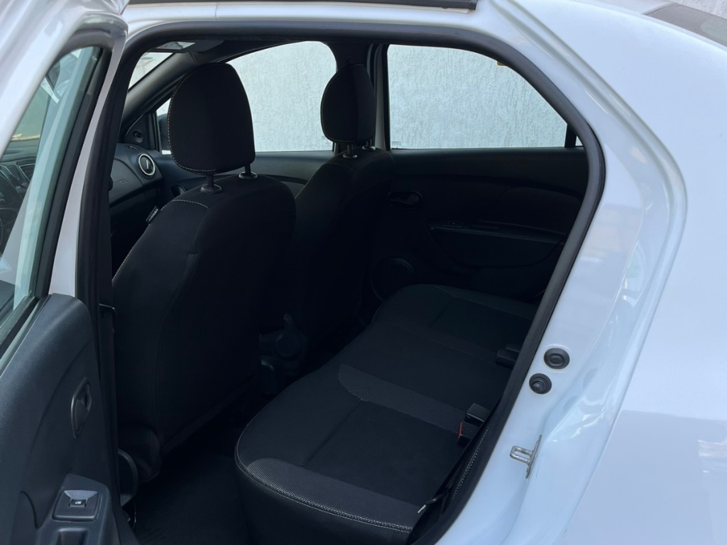 RENAULT LOGAN 1.0 12V SCE FLEX ZEN MANUAL 2023 - Miniatura 8