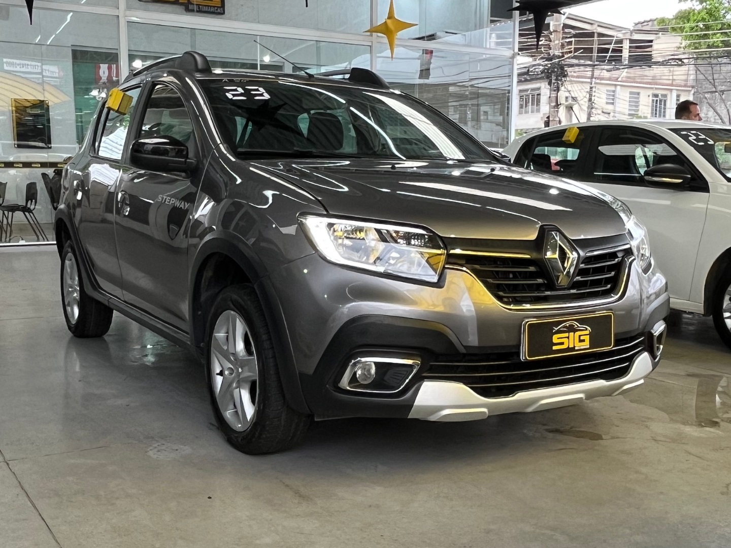RENAULT SANDERO 1.6 16V SCE FLEX STEPWAY ZEN MANUAL 2023 - Imagem 1 - SIG Multimarcas