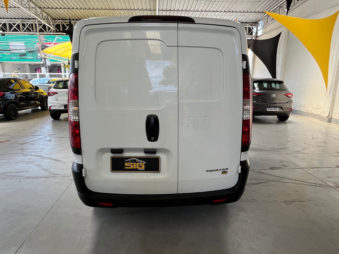 FIAT FIORINO 1.4 MPI FURGÃO ENDURANCE 8V FLEX 2P MANUAL 2023 Branco - Miniatura 5 - SIG Multimarcas