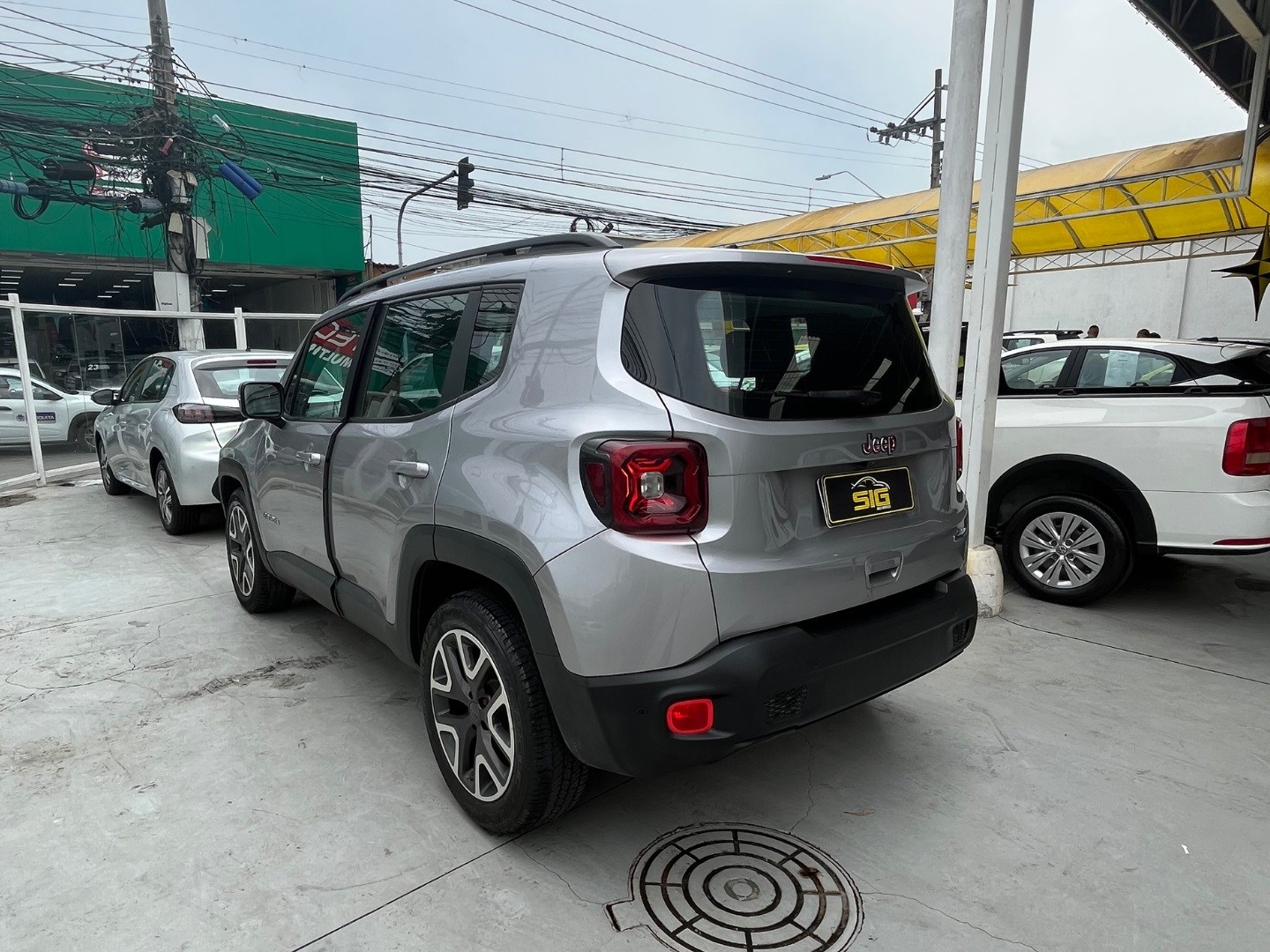 JEEP RENEGADE 1.8 16V FLEX LONGITUDE 4P AUTOMÁTICO 2021 Prata - Miniatura 7 - SIG Multimarcas