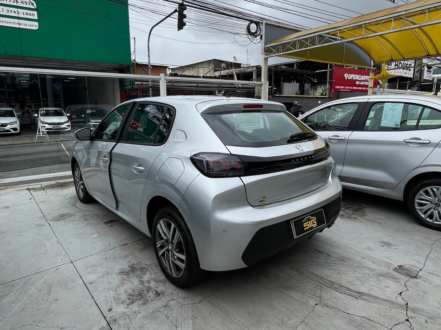 PEUGEOT 208 1.6 16V FLEX ALLURE AT6 2022 - Miniatura 8