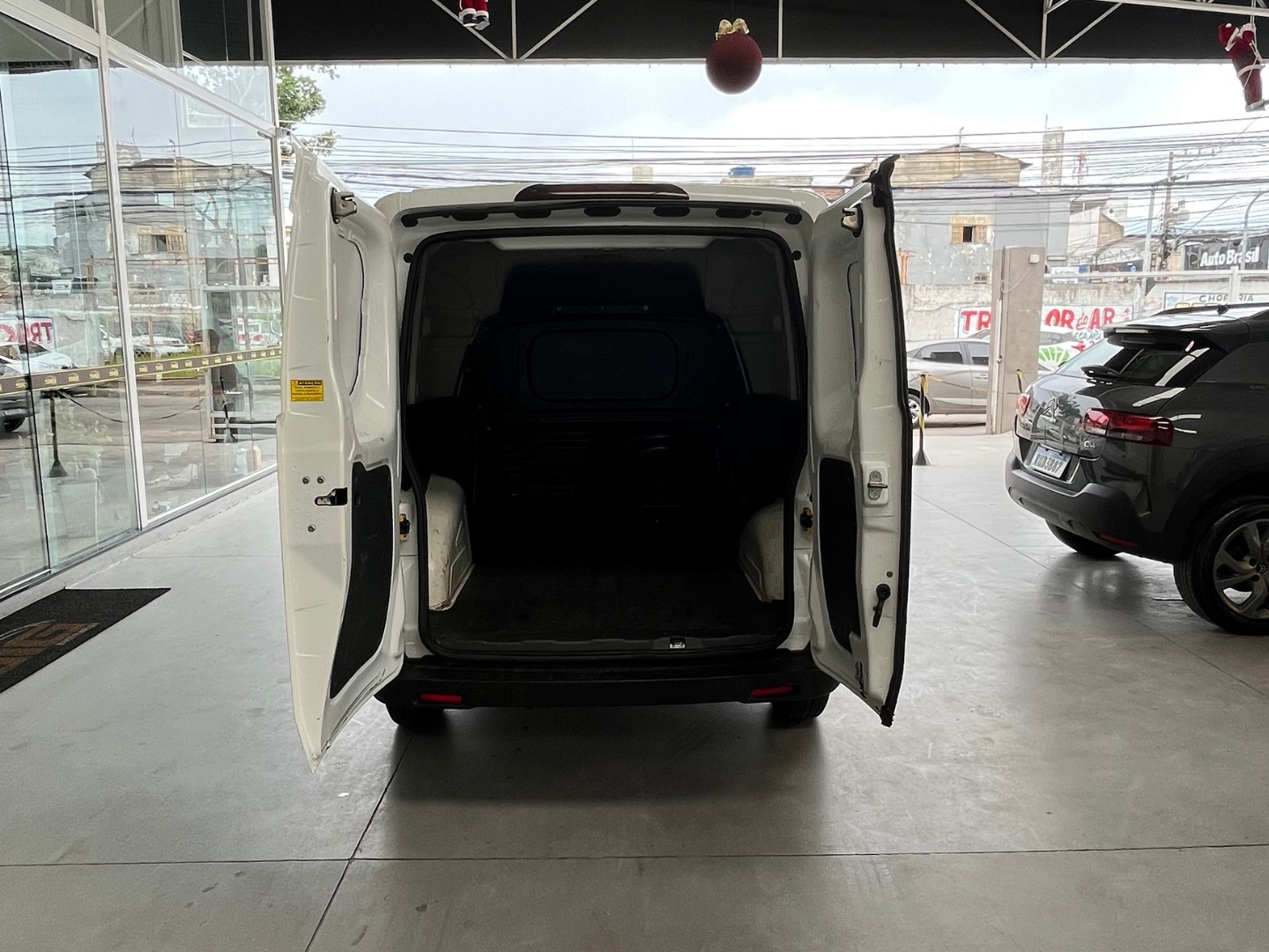 FIAT FIORINO 1.4 MPI FURGÃO ENDURANCE 8V FLEX 2P MANUAL 2024 Branco - Miniatura 7 - SIG Multimarcas