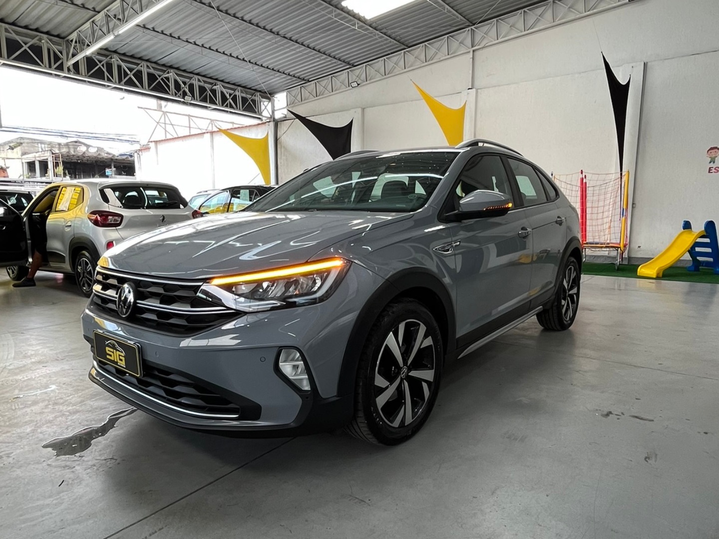 VOLKSWAGEN NIVUS 1.0 200 TSI TOTAL FLEX HIGHLINE AUTOMÁTICO 2024 - Miniatura 3