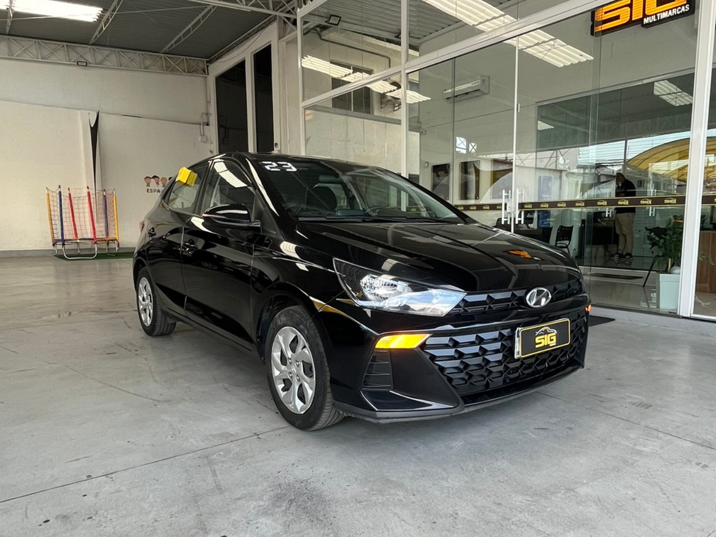 HYUNDAI HB20 1.0 12V FLEX COMFORT MANUAL 2023 Preto - Miniatura 4 - SIG Multimarcas