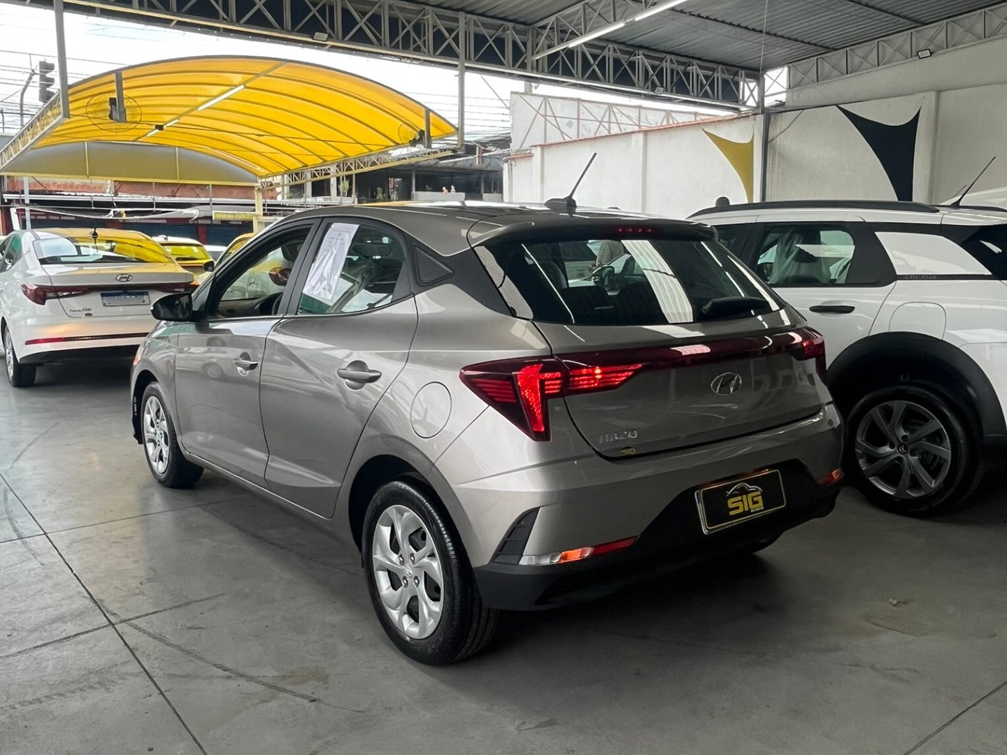 HYUNDAI HB20 1.0 12V FLEX COMFORT MANUAL 2023 Prata - Miniatura 7 - SIG Multimarcas