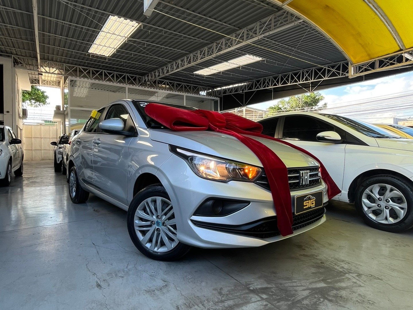 FIAT CRONOS 1.3 FIREFLY FLEX DRIVE MANUAL 2024 na cor Prata com 47.948 km - Imagem 1 - SIG Multimarcas