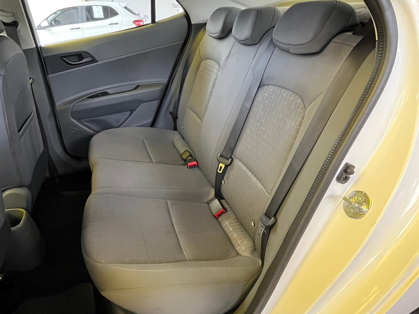 HYUNDAI HB20S 1.0 12V FLEX COMFORT PLUS MANUAL 2024 Branco - Miniatura 7 - SIG Multimarcas