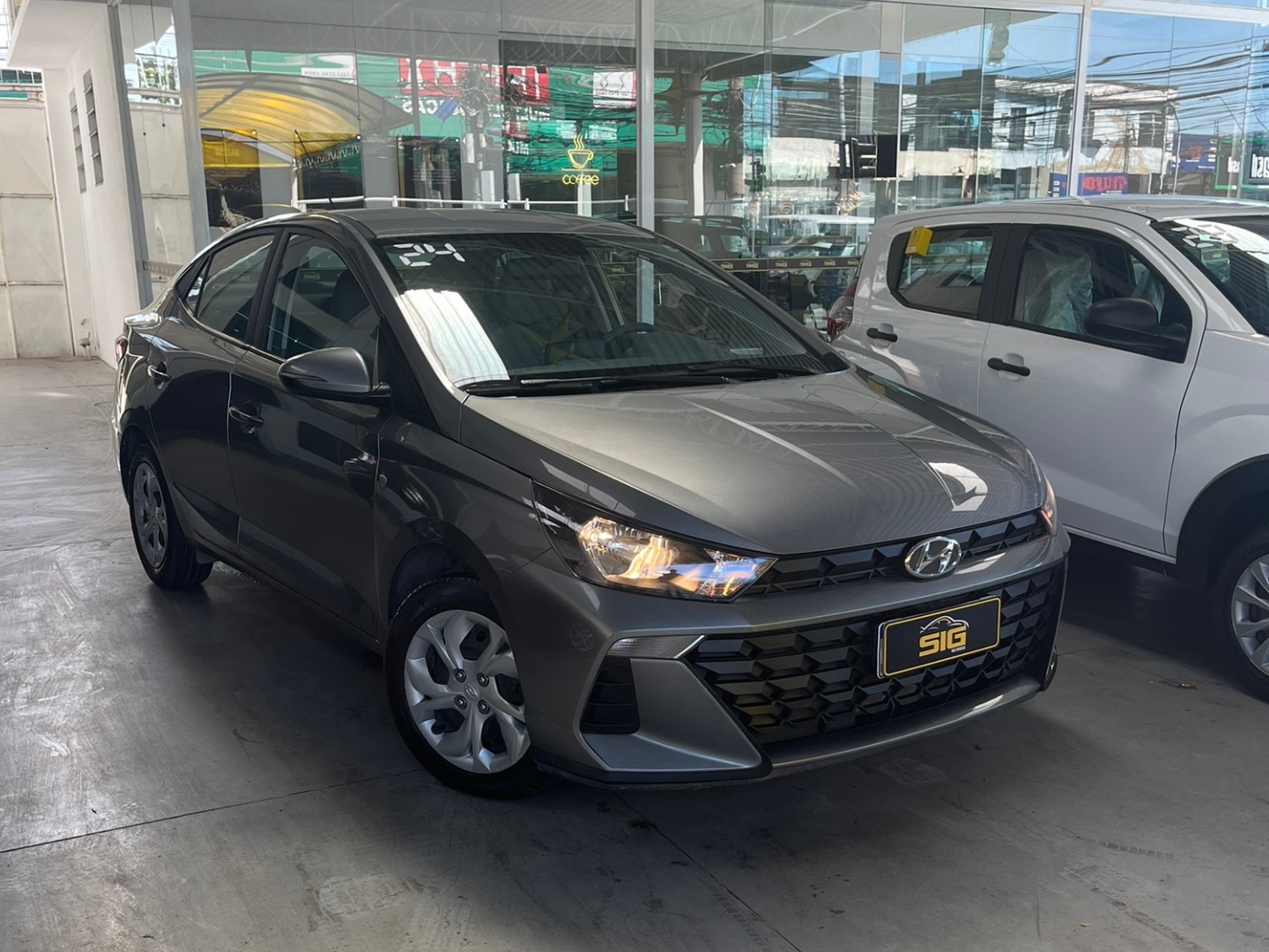 HYUNDAI HB20S 1.0 12V FLEX COMFORT PLUS MANUAL 2024 na cor Cinza com 46.088 km - Imagem 1 - SIG Multimarcas